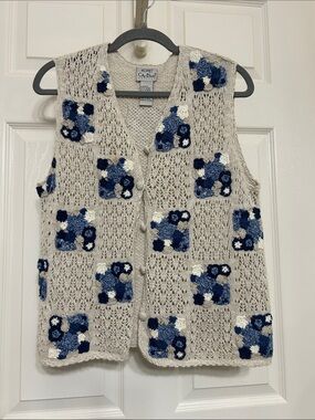 Koret Cotton Ramie Crochet Vest with Denim Blue Floral Appliqués Vintage Cutie
